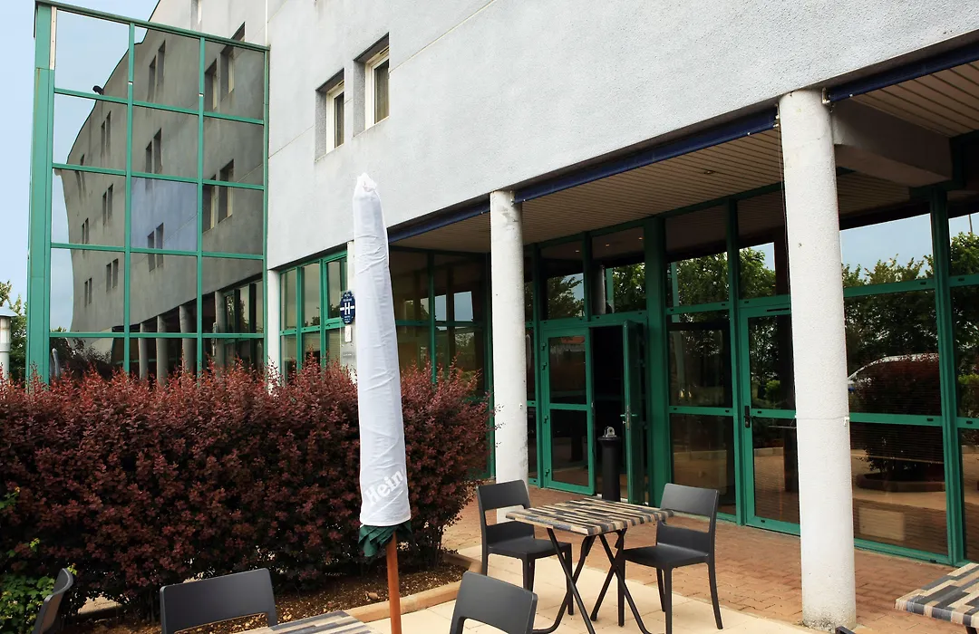 Comfort Hotel Aeroport Lyon St Exupery-1